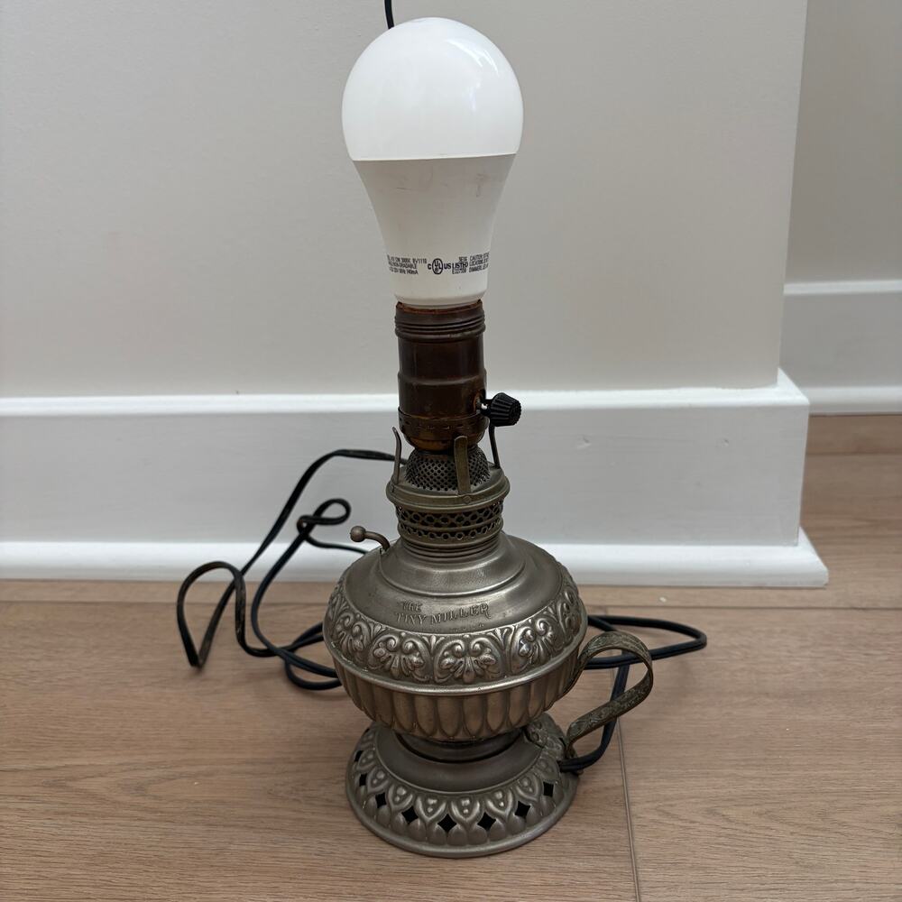 Miller "The Little Miller" Electrified Kerosene Lamp Made in USA Tested / Works
